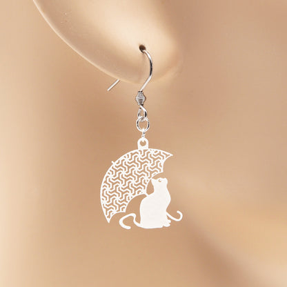 傘と猫 1 ( 捻じ麻の葉 ) ピアス イヤリング