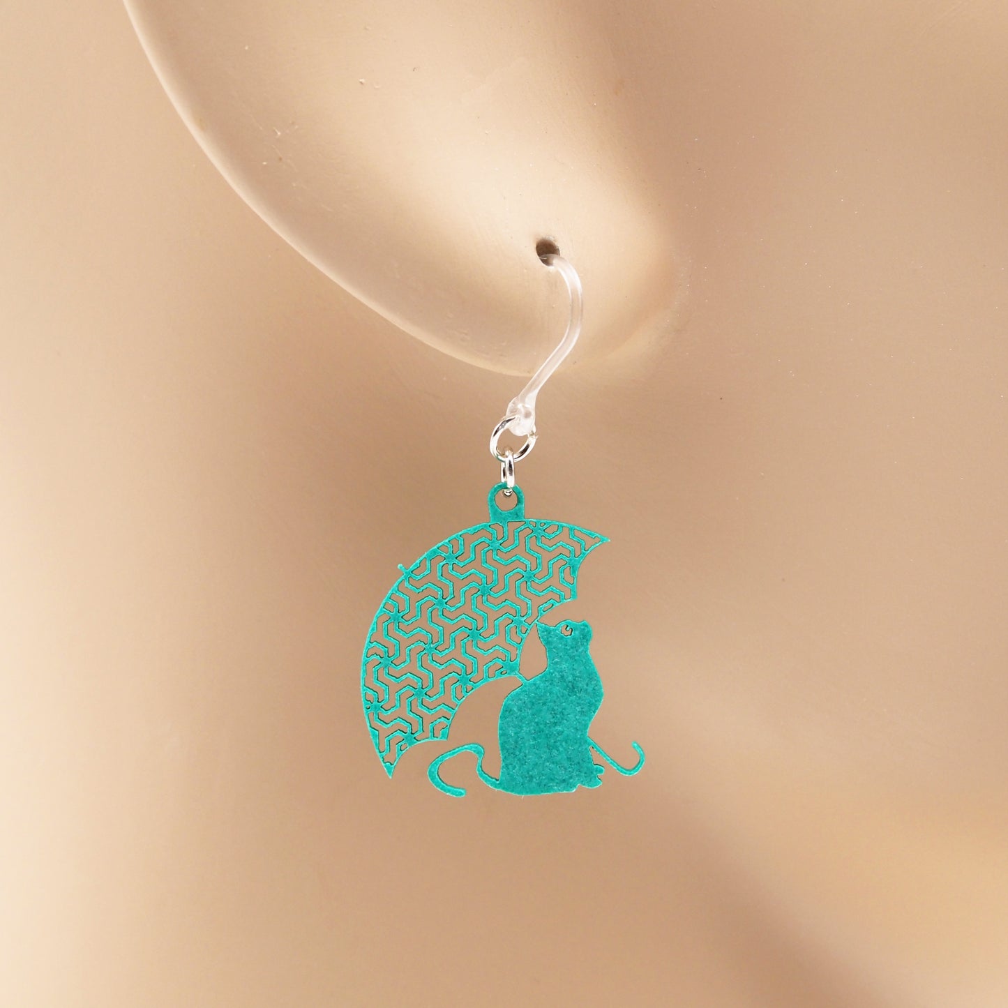 傘と猫 1 ( 捻じ麻の葉 ) ピアス イヤリング