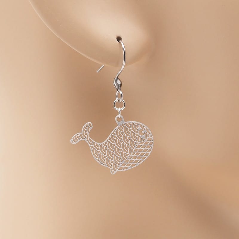 ピアス くじら ( 青海波と菱文 )  イヤリング