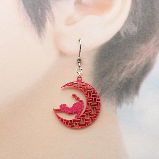 ピアス 三日月と伸び猫 1  (  三崩し  )  イヤリング