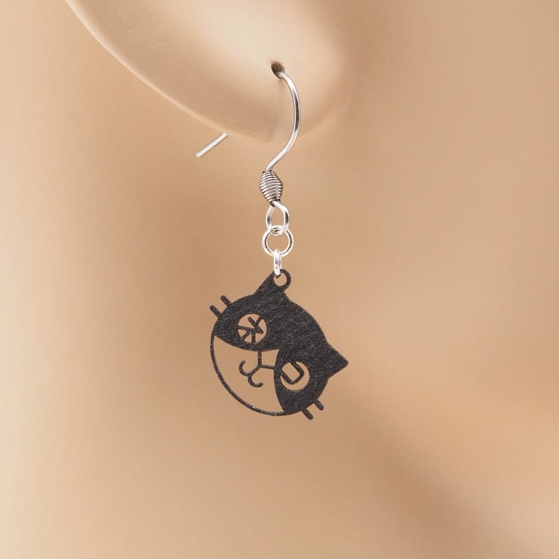 ピアス ネコの 目 ( ハチワレ )  イヤリング
