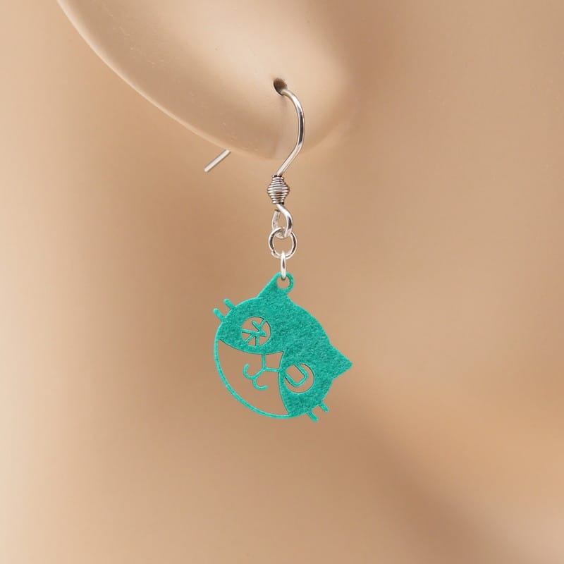 ピアス ネコの 目 ( ハチワレ )  イヤリング
