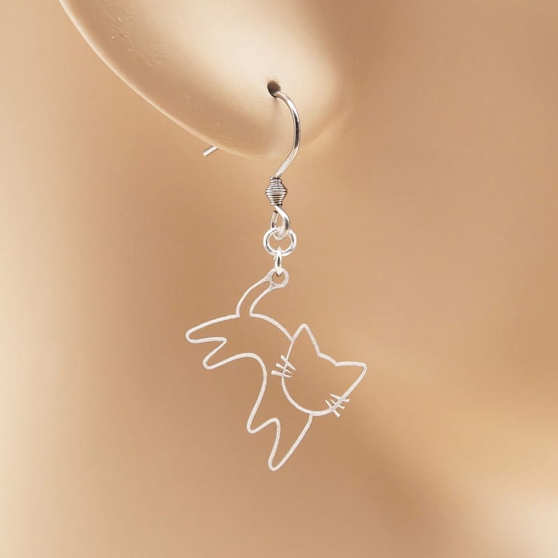 ピアス ネコノヒゲ イヤリング