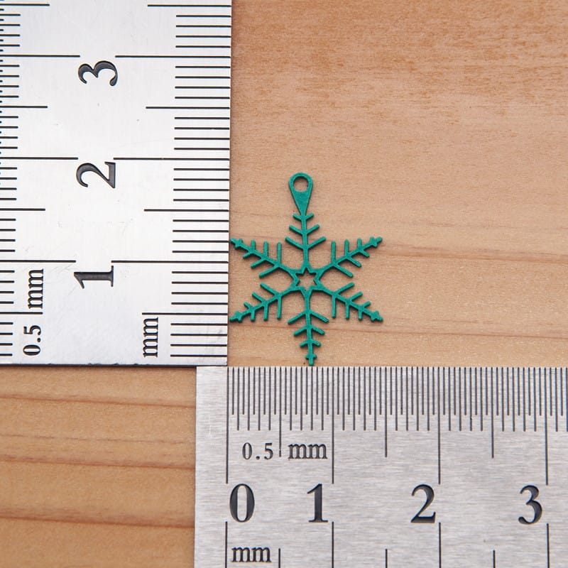 ピアス 雪の結晶 ( 樹枝六花 )  イヤリング