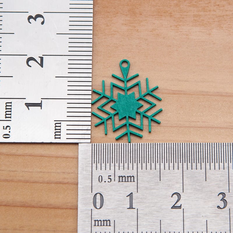 ピアス 雪の結晶 ( 広幅六花 )  イヤリング